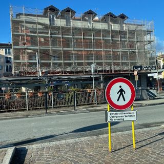 L’attraversamento pedonale “fantasma” di Intra continua a essere un problema