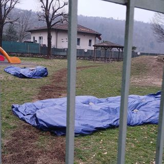 Giochi a pagamento nel nuovo parco di Trobaso: è polemica