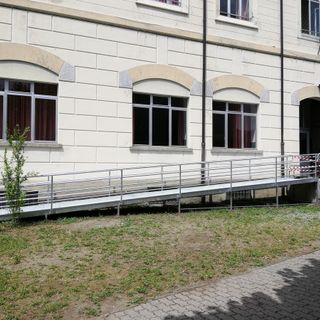 Inaugura la nuova rampa d’accesso alla scuola Quasimodo di Verbania