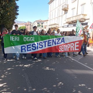 Festa della Liberazione, la cerimonia sul lungolago di Intra FOTO