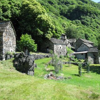 In Val Grande sui sentieri di “Libri in cammino”