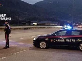 Sorpresi in auto con quasi due etti di marijuana, denunciati due fratelli