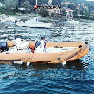 Collisione tra imbarcazioni sul lago Maggiore, dinamica sotto esame: i feriti colpiti dall'elica del motoscafo