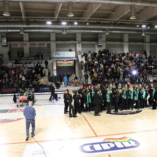 Galà di fine anno al Pala Cipir: spettacolo e solidarietà, mille euro in beneficenza FOTO