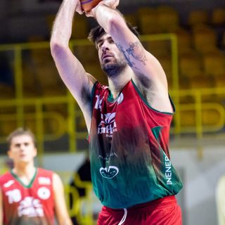 Basket, la Paffoni torna in campo: domenica sfida la Riso Scotti Pavia