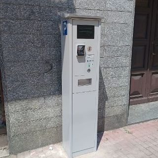 Nuovi parcometri a Omegna: si paga anche con carta e app