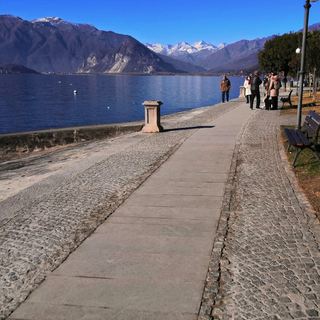 Pallanza, concluso il percorso agevolato per disabili sul lungolago di viale delle Magnolie