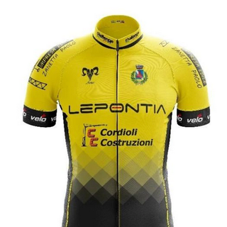 Ciclismo, entusiasmo e una nuova maglia griffata per Aries Cycling