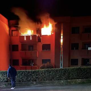 Appartamento distrutto da un incendio a Cireggio FOTO E VIDEO