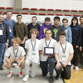 Il Team OneHertz e tutta la delegazione del Cobianchi con il proff. Sgrò e Benaglia