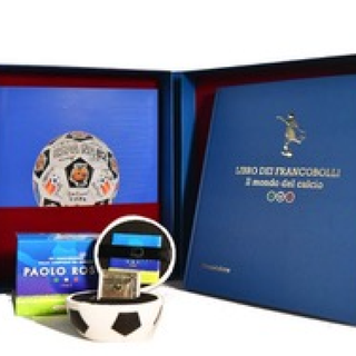 Disponibile anche nel Vco il libro dei francobolli “Il mondo del calcio”