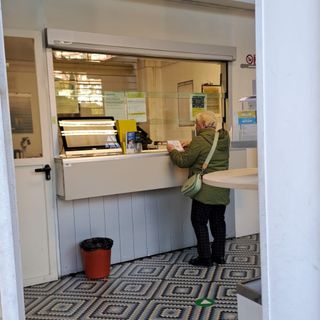 Riaperto in anticipo l’ufficio postale di Suna