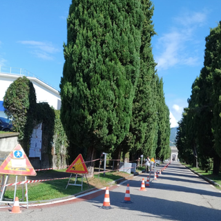 Iniziati i lavori di rifacimento del marciapiede di v.le Rimembranze al Cimitero di Verbania Pallanza.
