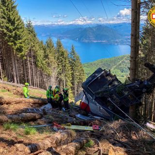 Mottarone, fonti del Soccorso Alpino confermano che le persone morte sono 9