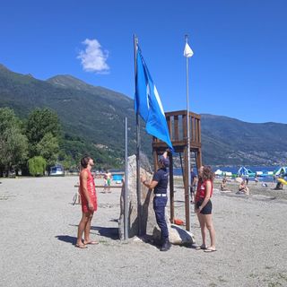 La Bandiera Blu torna a sventolare sul Lago Maggiore FOTO