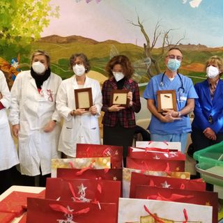 Dai Volontari Carabinieri culle e doni per i piccoli pazienti di pediatria