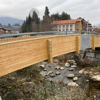 Nuovo ponte pedonale sulla Fiumetta