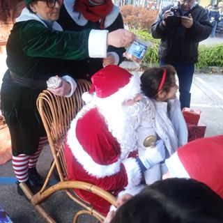 Suna in festa per l'arrivo di Babbo Natale FOTO