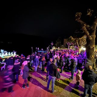 Inaugurato il presepe galleggiante di Pettenasco. FOTO e VIDEO