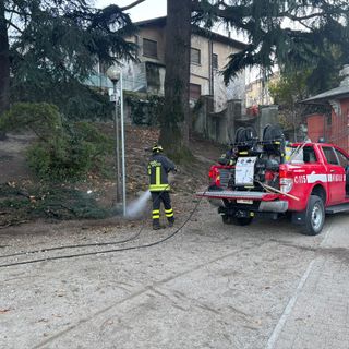 Soccorso a due escursionisti olandesi e intervento per un incendio doloso al Parco Maulini