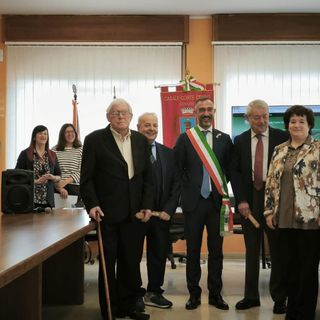 Casale Corte Cerro celebra gli 80 anni della Liberazione omaggiando i sindaci dal 1945 a oggi