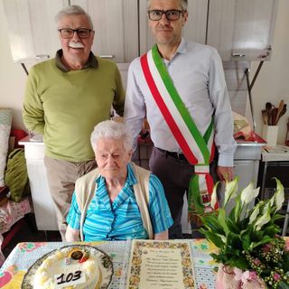 Gravellona festeggia i 103 anni di Beatrice Valdi