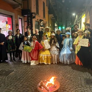 Omegna torna indietro nel tempo: il centro storico ospita “Ad ricordat i tempi indrè”