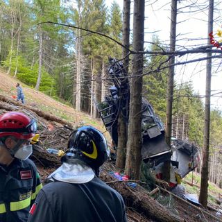Morto uno dei due bimbi ricoverato a Torino, il bilancio della tragedia sale a 14