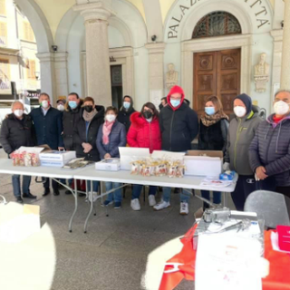 Associazione Gente del Sud: vendita benefica di dolci a favore dei bambini