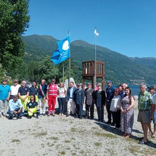 A Cannobio torna a sventolare la bandiera blu