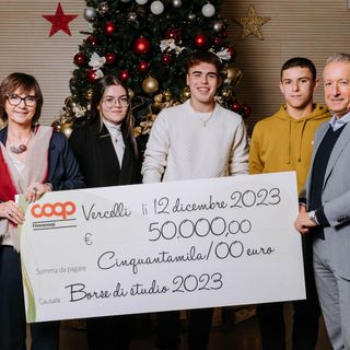 Nova Coop assegna borse di studio ai figli dei dipendenti: premiati sette studenti del Vco