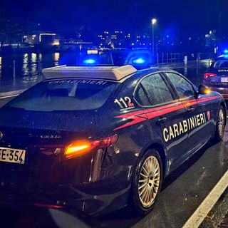 Scarcerato e affidato in prova ai servizi sociali, aggredisce l'autista di un bus: arrestato un 30enne