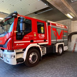 Prende fuoco l’autobus con a bordo i ragazzi e le ragazze del grest di Baveno