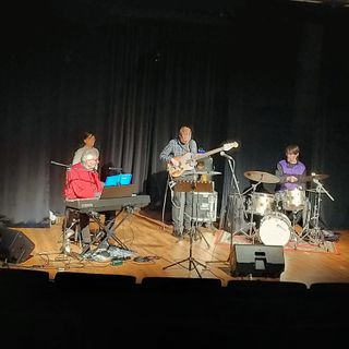 Dall'associazione Kenzio Bellotti una donazione di 500 euro agli Amici dell'Oncologia