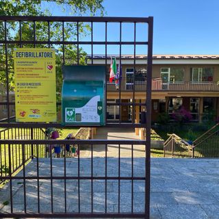 &quot;Un mese senza defibrillatore è inaccettabile&quot;: la protesta della scuola elementare di Cireggio