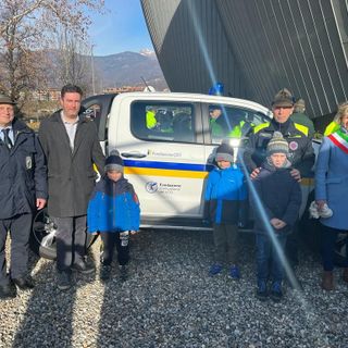 Inaugurato il nuovo pickup della protezione civile degli Alpini di Intra