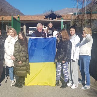 Badante ucraina riabbraccia ad Omegna figlia, nuora e nipoti