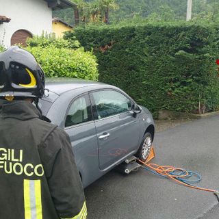Cannobio, un incidente stradale causa una perdita di gas