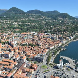 L’interruzione dell’energia elettrica paralizza le attività commerciali di una parte del centro di Intra
