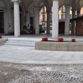 Pronta la nuova piazza XXIV Aprile di Omegna FOTO