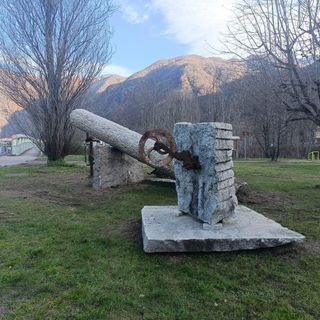 Ricollocato il monumento agli Scalpellini nel parco Mauro Moroni