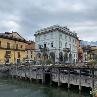 Un ibiscus per sensibilizzare su emancipazione femminile e cooperazione internazionale