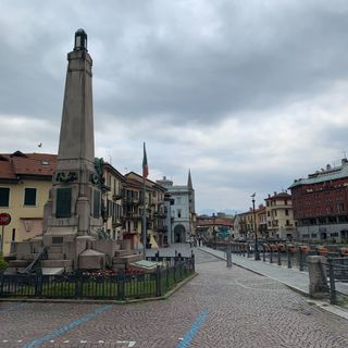 Lino Cerutti racconta il monumento ai caduti di Omegna