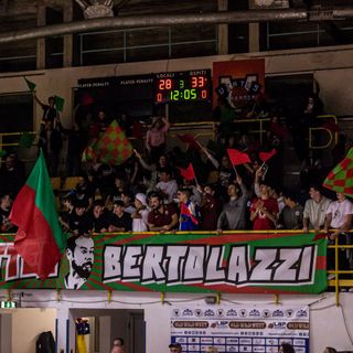 L'ala montenegrina Jovan Miljanic in forze alla Paffoni