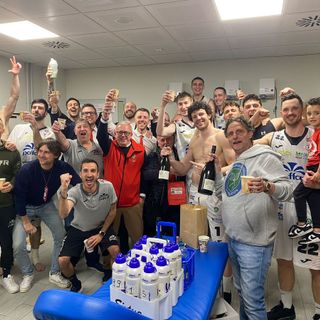 Festa rossoverde al Pala Cipir: la Paffoni stacca il biglietto per i playoff