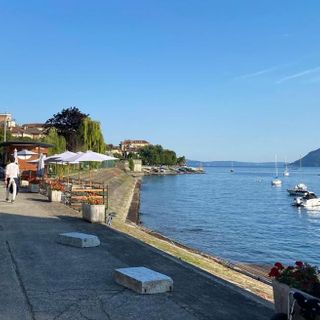 A Pallanza la mostra d’arte a due passi dal lago 'Lux, Lucis: declinazioni di luce'