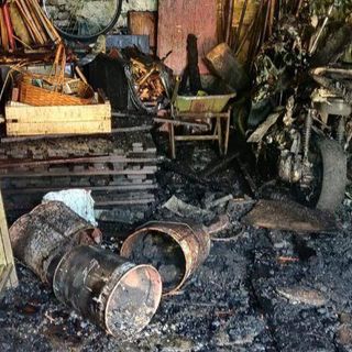 Ghiffa, incendio in un deposito in frazione Susello