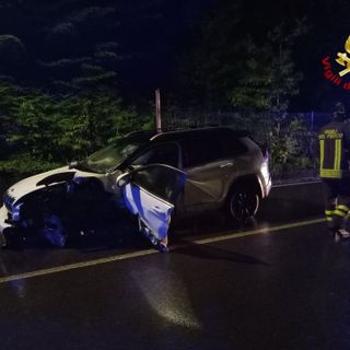 Vergante, frontale tra due auto