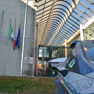 Mobili online a prezzi modici ma il venditore incassa i soldi e sparisce