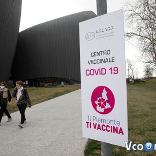 Vaccini per i 12-19enni: parte male l'iniziativa voluta dalla Regione